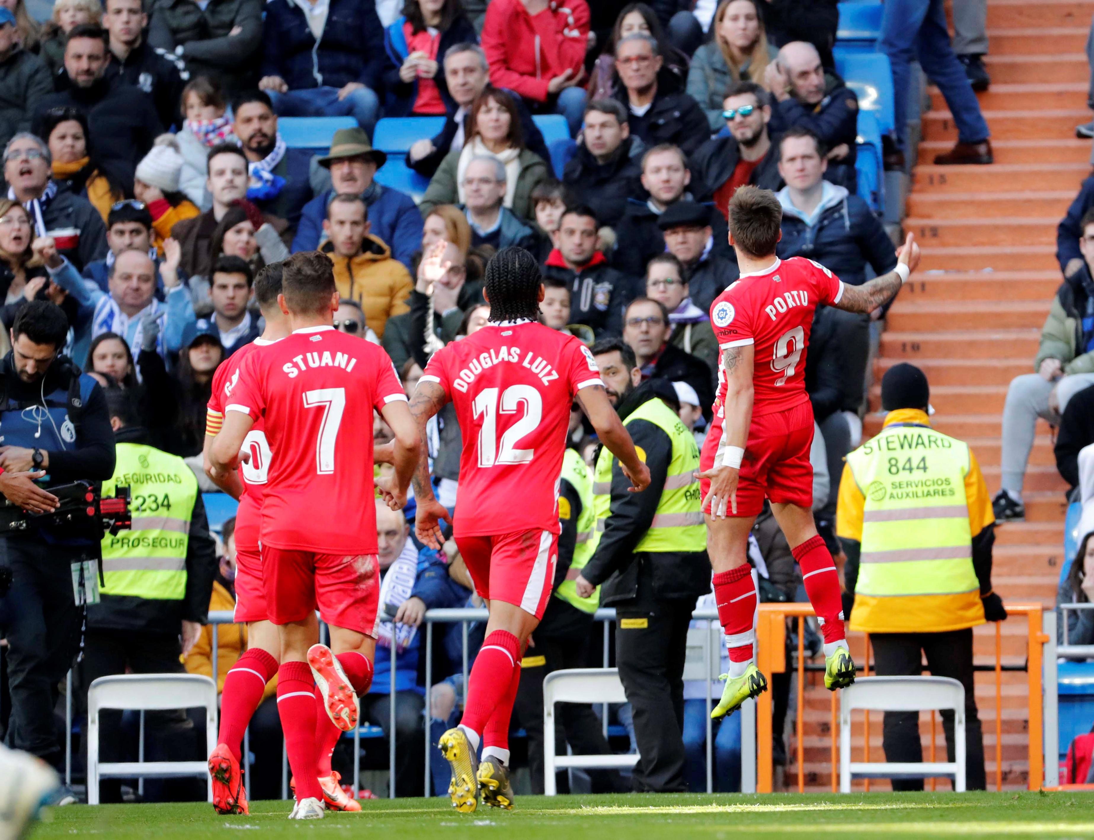 球并送出 球并送出